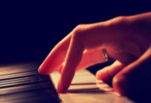 开云官网-鹈鹕绝地反击马刺，伦纳德制霸全场