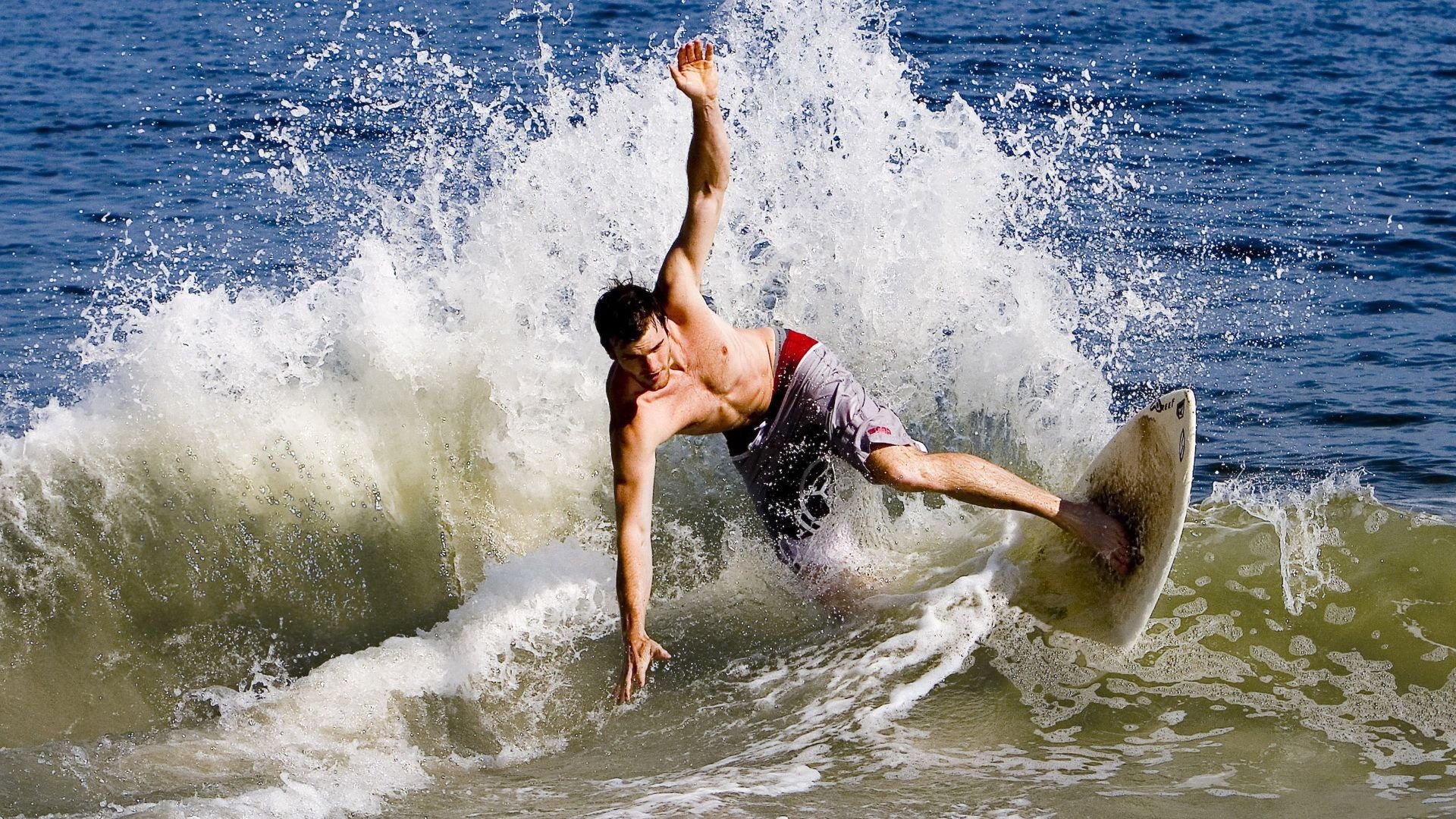 冰火两重天,上海爆冷背后的团队迷失与贝恩欧冠接管启示